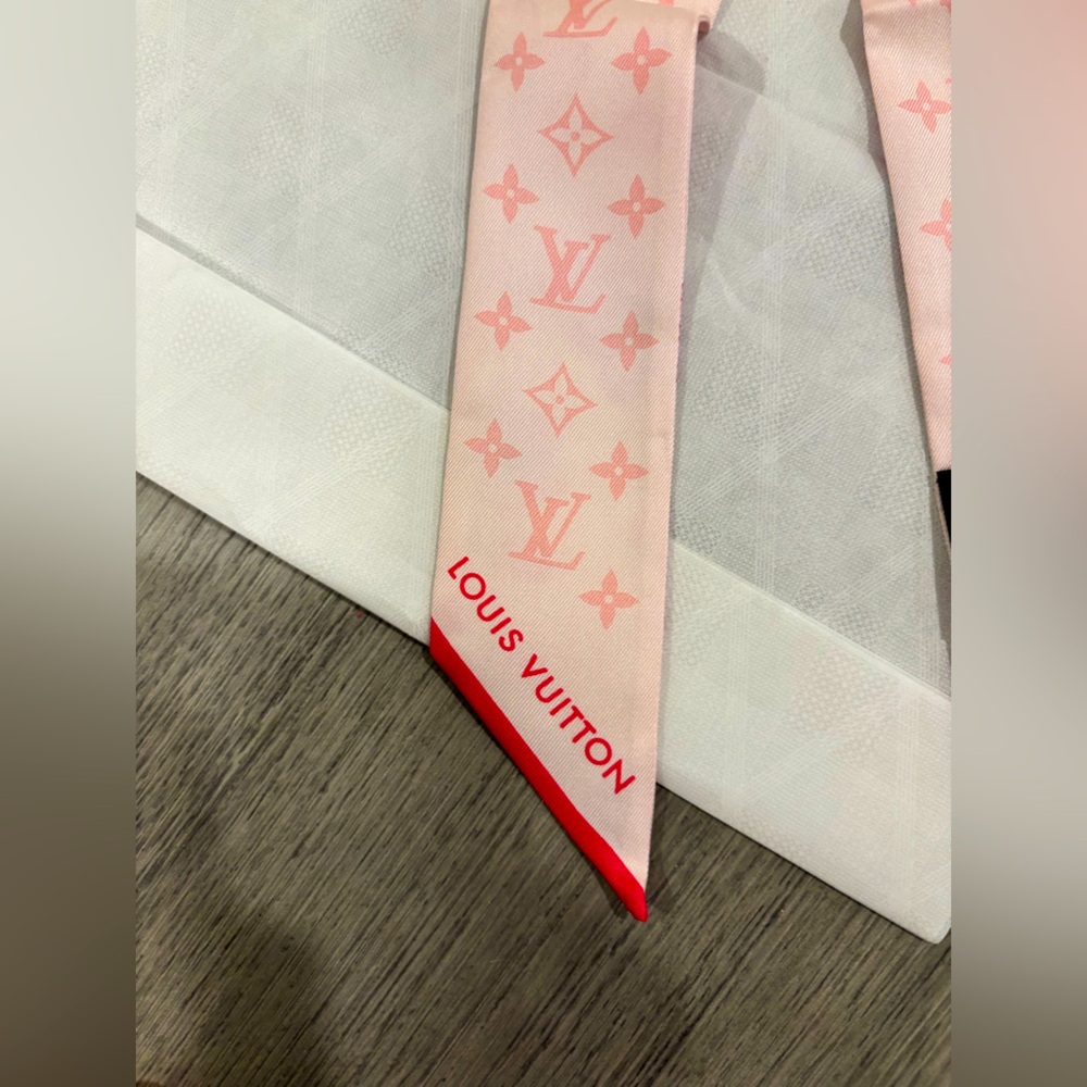 ***SOLD*** Louis Vuitton x Murakami 2025 Cherry Blossom Pink Bandeau Scarf- NIB - Picture 13 of 14